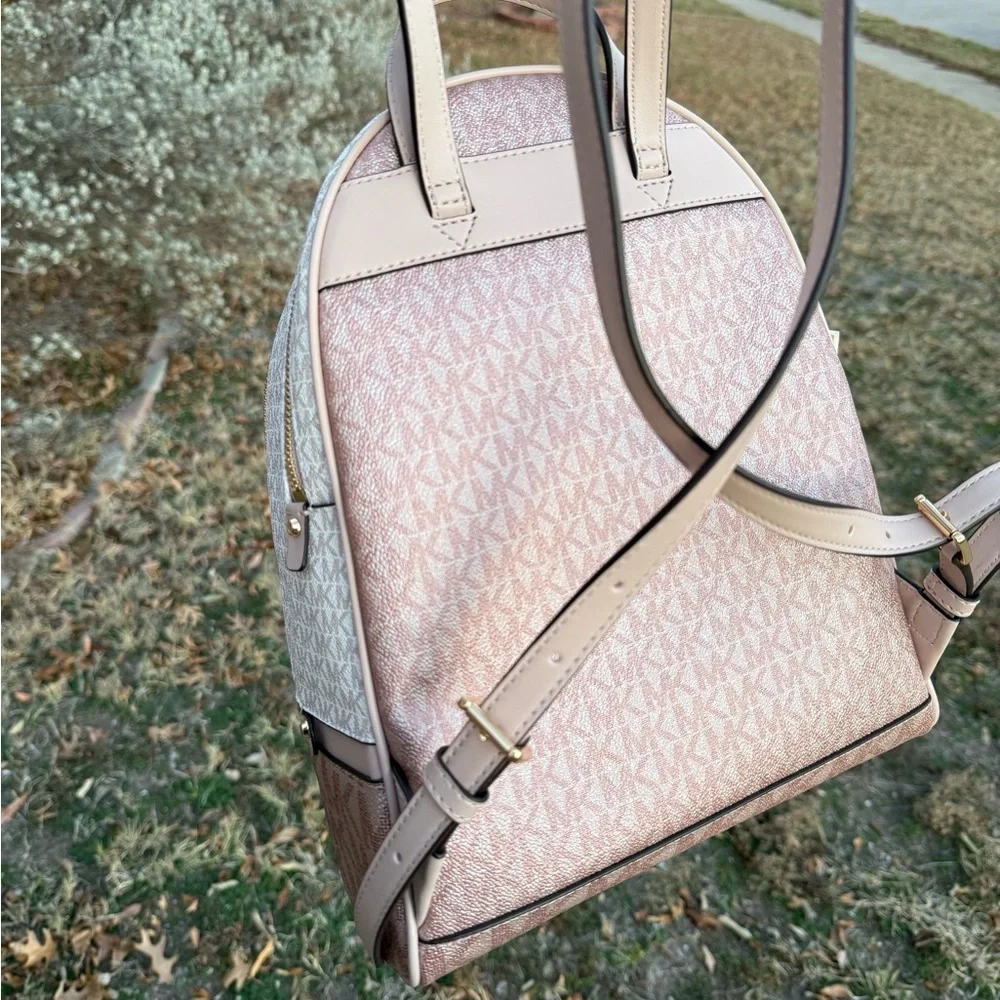 NWT🫦Michael Kors Rhea Zip Medium Color-block Logo Backpack  One Size